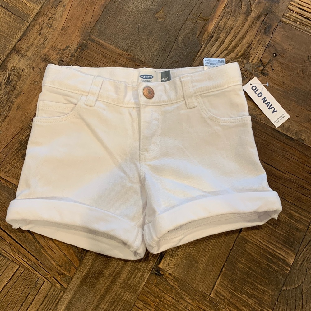 Old Navy New white shorts -4T